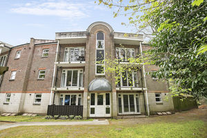 Photo 1- click for photo gallery